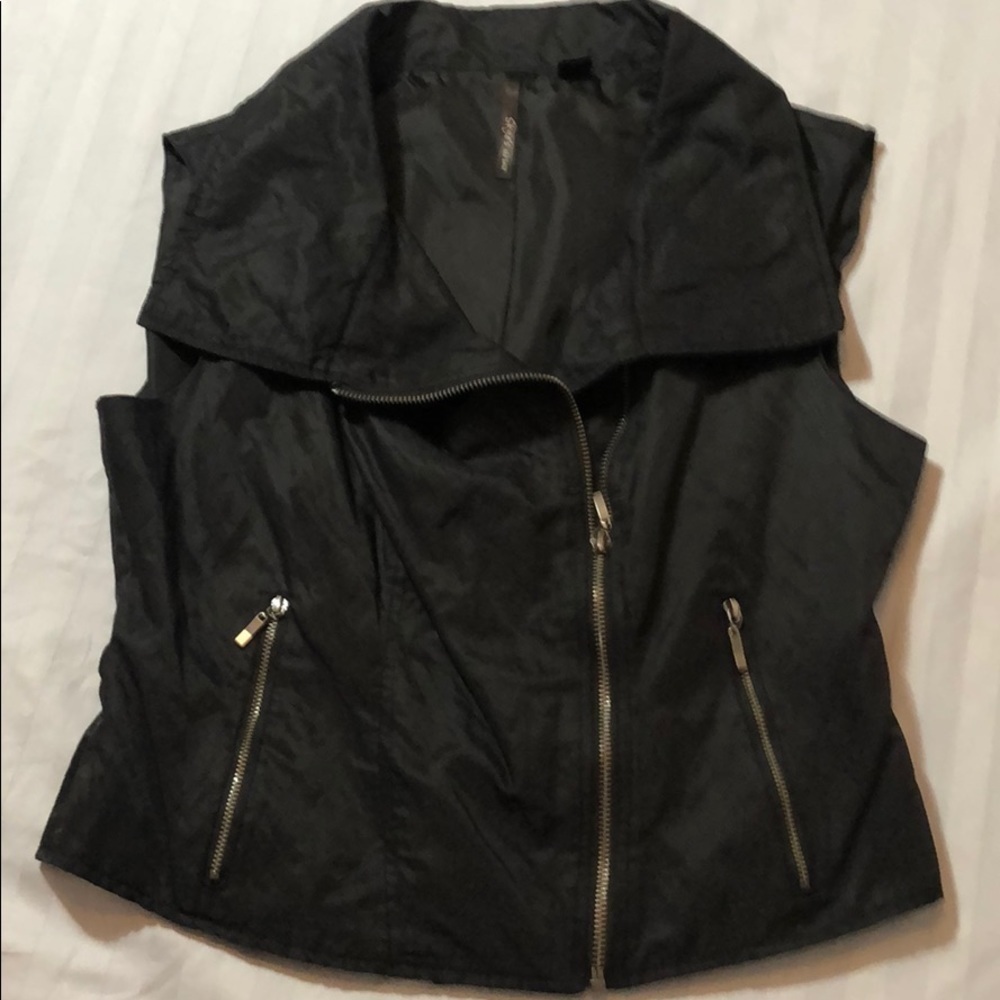 BLACK vest
